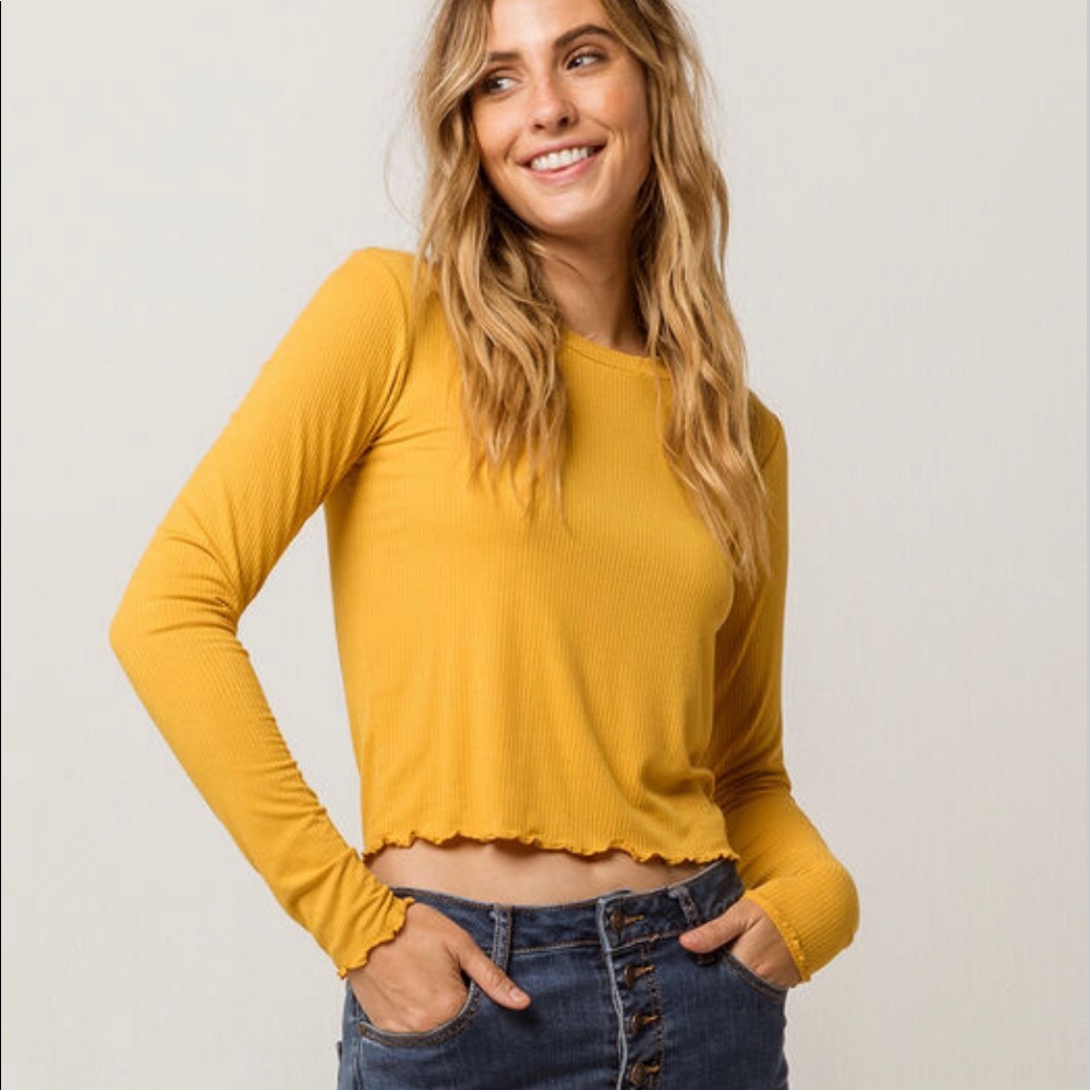 Long sleeve mustard yellow ribbed tee